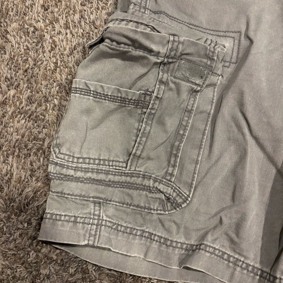 Mens Union Bay Cargo Shorts - Picture 2 of 6